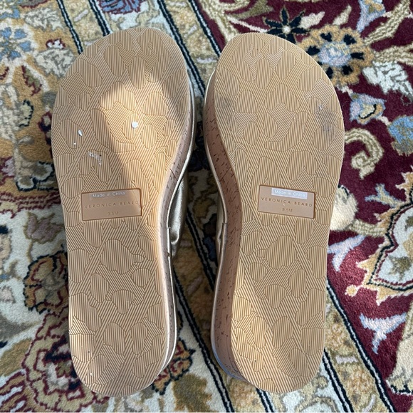 Veronica Beard Wedge Flip Flops - Picture 9 of 9